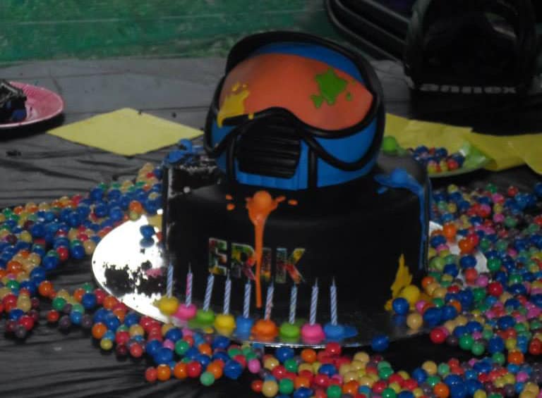 Paintball-Birthday-Cake-at-CryWolf-27832